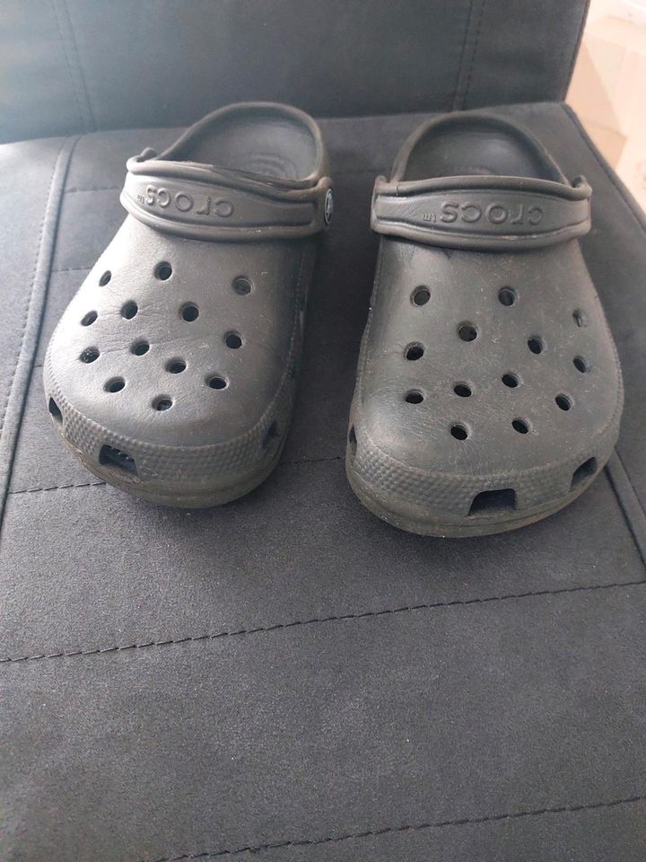 CROCS Gr.33/34 (M2/W4) - schwarz in Eschenburg