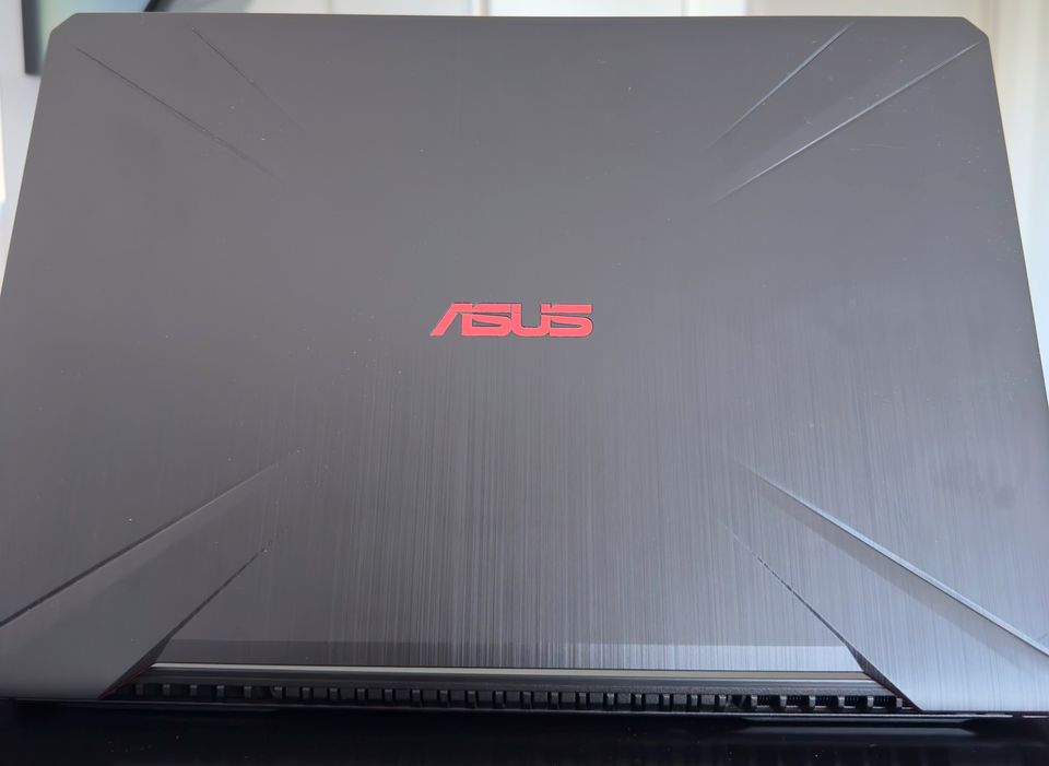 ASUS TUF Gaming Laptop / Intel i7 / NVIDIA 1050 / 8 GB RAM in Siegburg