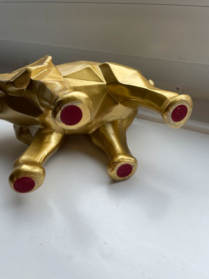 Goldene Elefant Skulptur Kunstharz Figur Afrika Designer in Hamburg