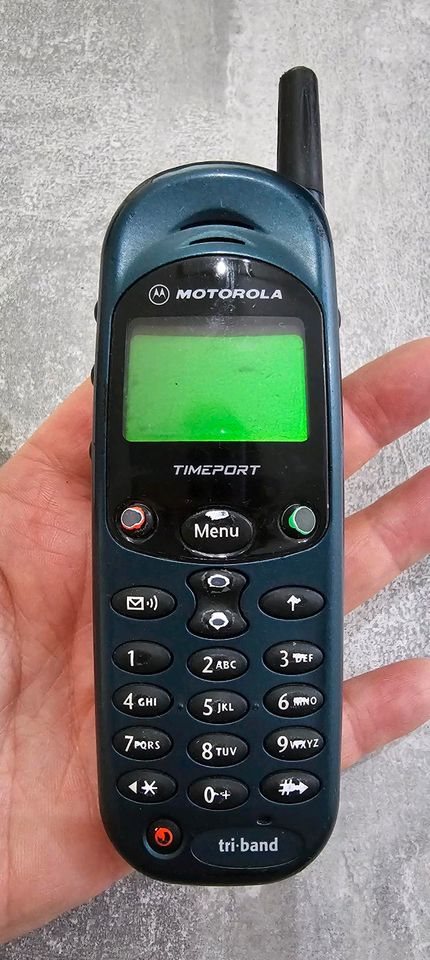 Altes Motorola Handy in Erlangen