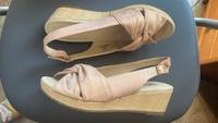 Rosafarbene Schuhe mit Keilabsatz von Lands End Niedersachsen - Wunstorf Vorschau