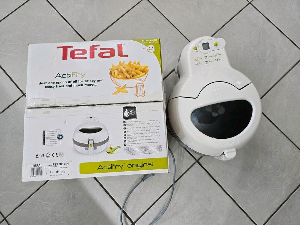 Heißluftfriteuse Tefal Actifry original 1 KG wenig benutzt in Ehrenburg