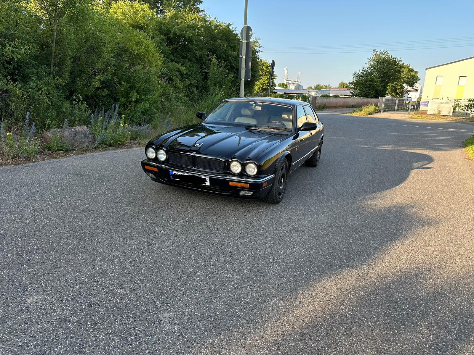Abbildung des Autos Jaguar XJR X300 6zyl Kom…