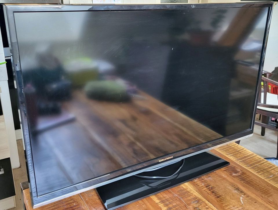 40'' Grundig Full-HD-TV + Amazon Fire TV Stick (mit Alexa) in Leipzig