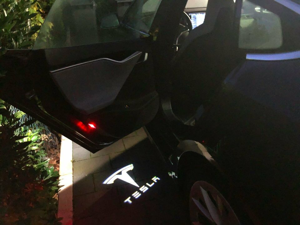 Tesla Willkommenslichter mit Logo, 2er Set, Model S, 3, X und Y in Minden