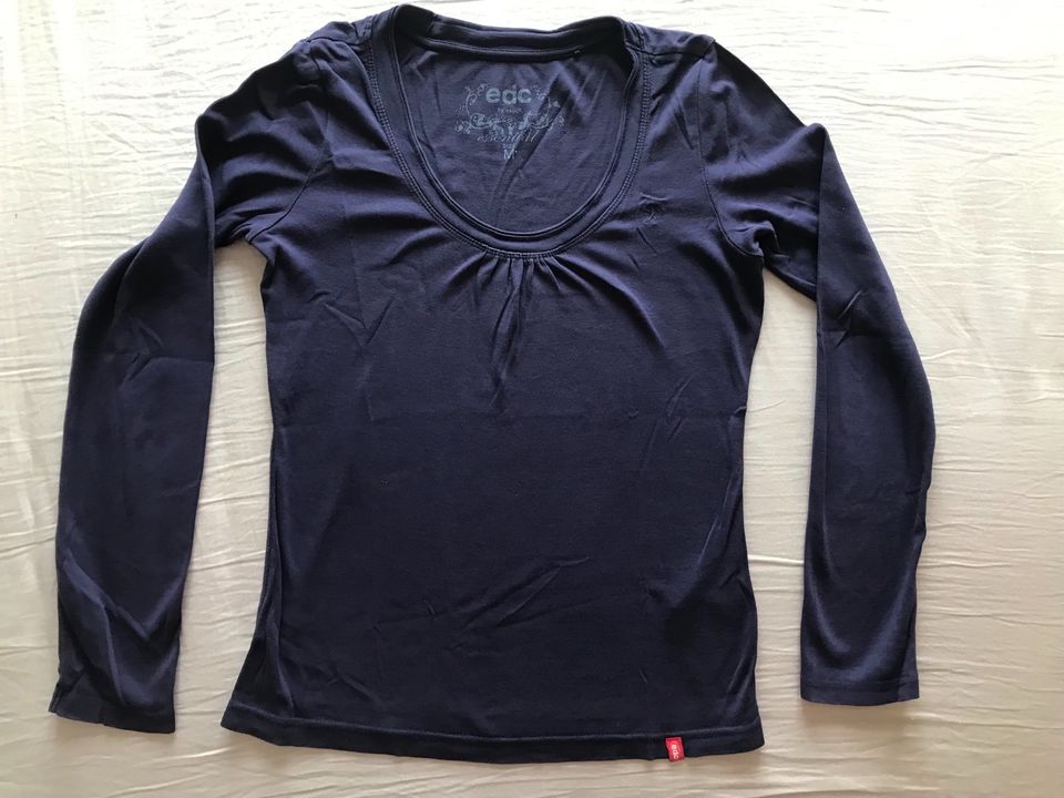 Kleidungspaket Esprit Größe S/M Blusen Top Pullover Bolero in Freiburg im Breisgau