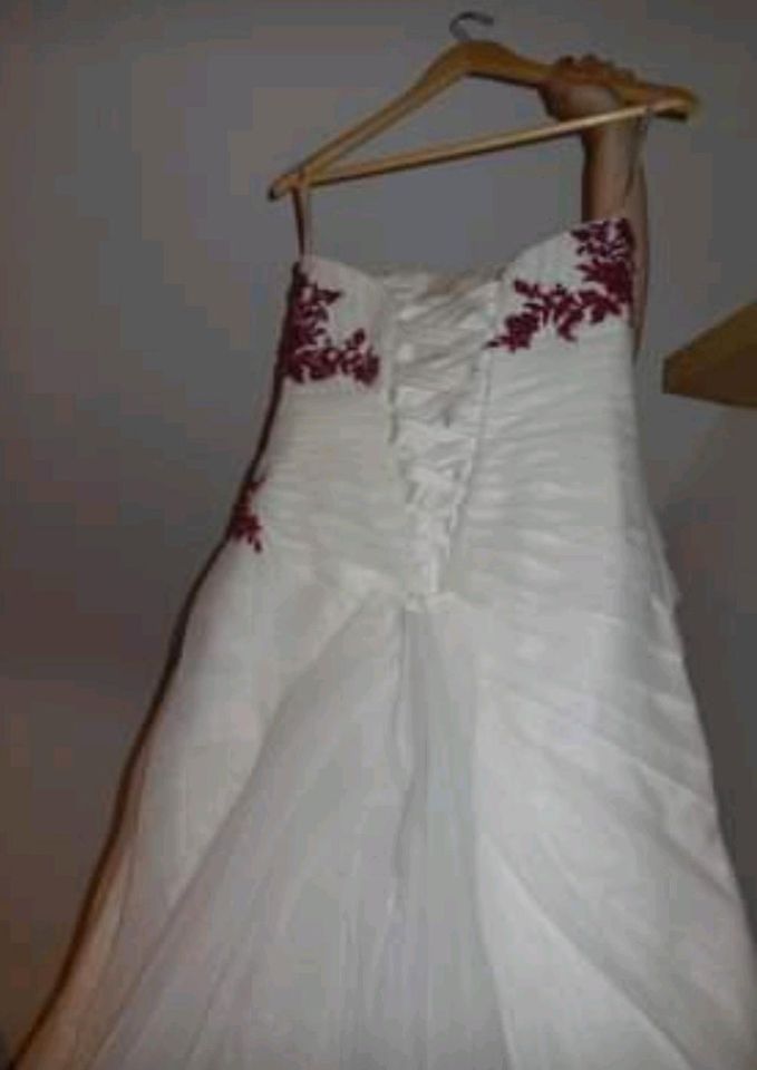 Brautkleid in Friedrichroda