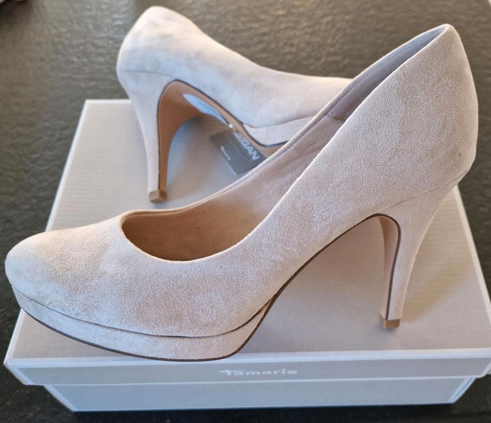 Tamaris NEU OVP high Heels Gr. 40 beige ivory in Offenburg