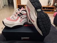 Sneakers von Tommy Hilfiger gr.40, Rosa/Weiss Leder wNeu Niedersachsen - Steinfeld Vorschau