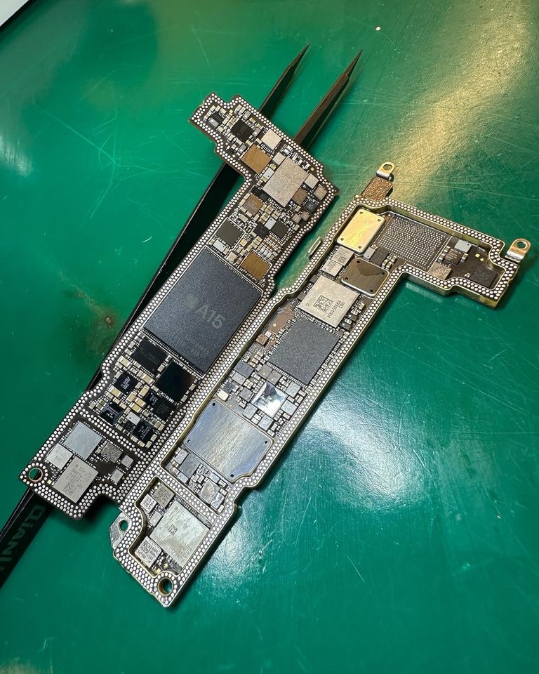 iPhone Datenrettung Reparatur Platine Logicboard Mainboard in Mannheim