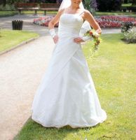 Hochzeitskleid / Brautkleid von Magic Nights (Größe 32) Sachsen - Freital Vorschau