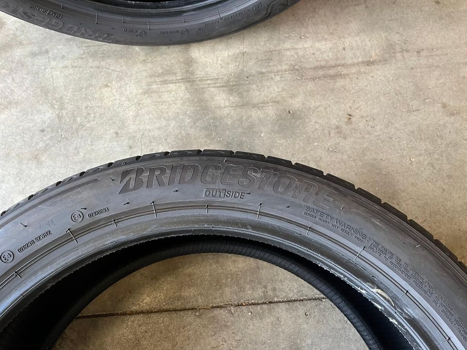 Satz Sommerreifen Bridgestone 235/40 R20 96W in Leverkusen