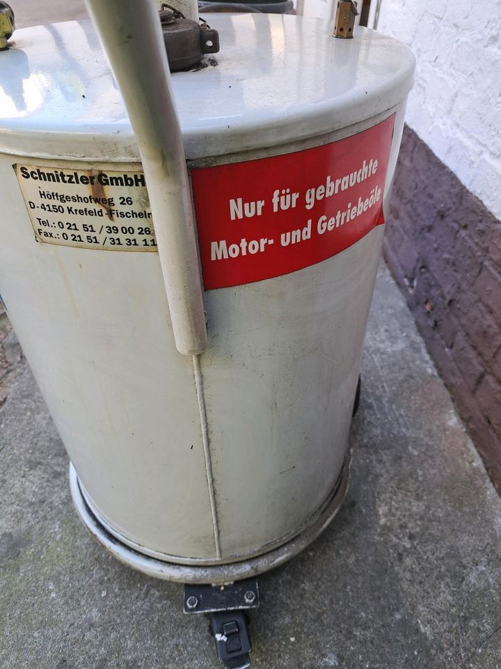 Ölauffangbehälter in Berlin