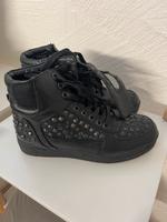 Schwarze Nieten Schuhe Hessen - Bruchköbel Vorschau