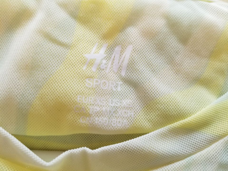 H&M Sports dünnes Shirt neon-gelb Gr. XS ***NEU*** in Hohenaspe