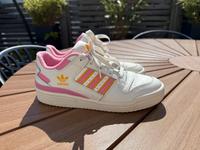 Adidas FORUM LOW CL 4,5 37 1/3 weiß pink spark Sneaker Stuttgart - Stuttgart-Ost Vorschau