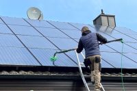 Photovoltaikreinigung / Solar-Reinigung mit Osmoseverfahren Nordrhein-Westfalen - Bocholt Vorschau