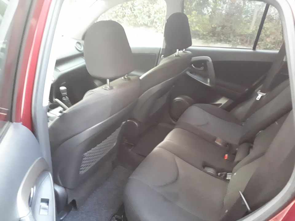 Toyota RAV 4 EZ 06/2010 2,0-l-Valvematic 4x2 Benzin in Wiesbaden