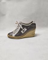Guess Plateau Leder Sneakers Gr. 38 Silber Nordrhein-Westfalen - Niederkassel Vorschau