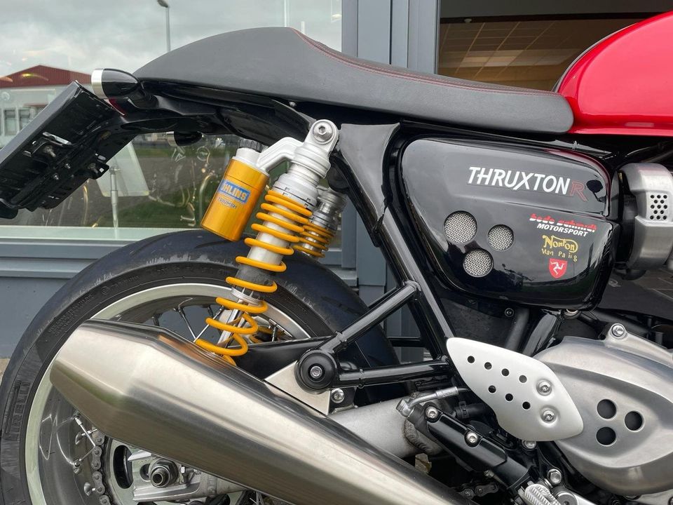 Triumph Thruxton 1200R inkl. Halbschale in Baunatal