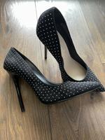 Pumps High Heels schwarz Nieten Zara 38 12 cm Absatz Hannover - Linden-Limmer Vorschau