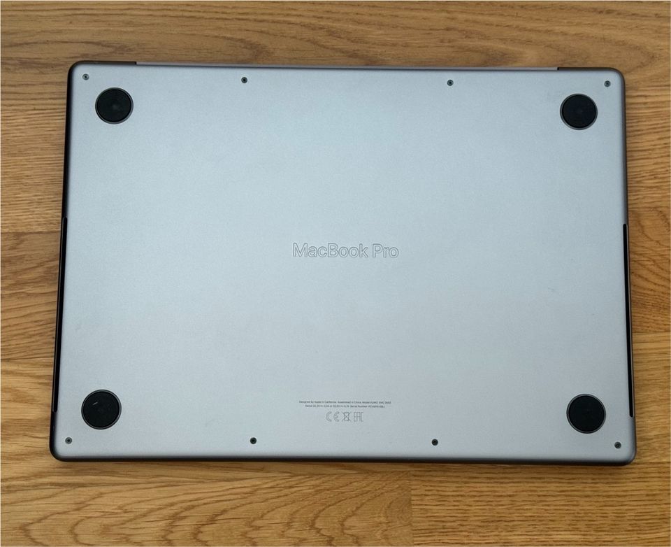 MacBook Pro 14" M1Pro, 16 GB Speicher, 1 TB SSD, wie neu in Frankfurt am Main