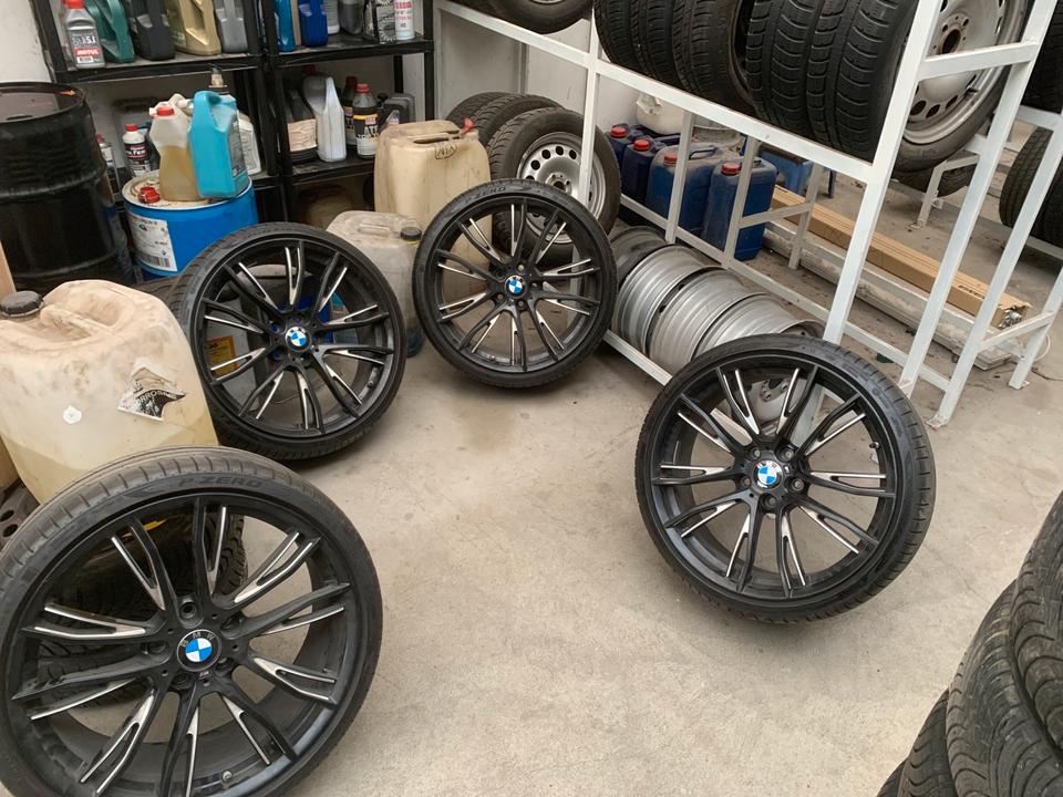 Original BMW M Felgen 3er/F30/F31/4er/F32/F33   225/35R20 90Y in Nürnberg (Mittelfr)