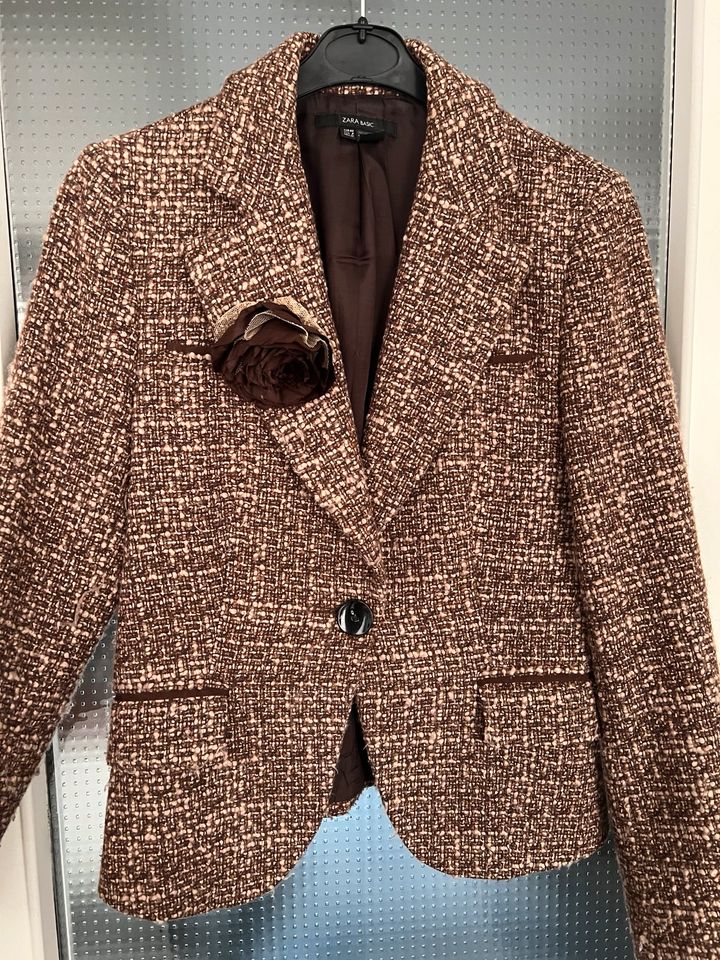 Boucle, Blazer und Rock, Mango 40/42, braun/beige in Nürnberg (Mittelfr)