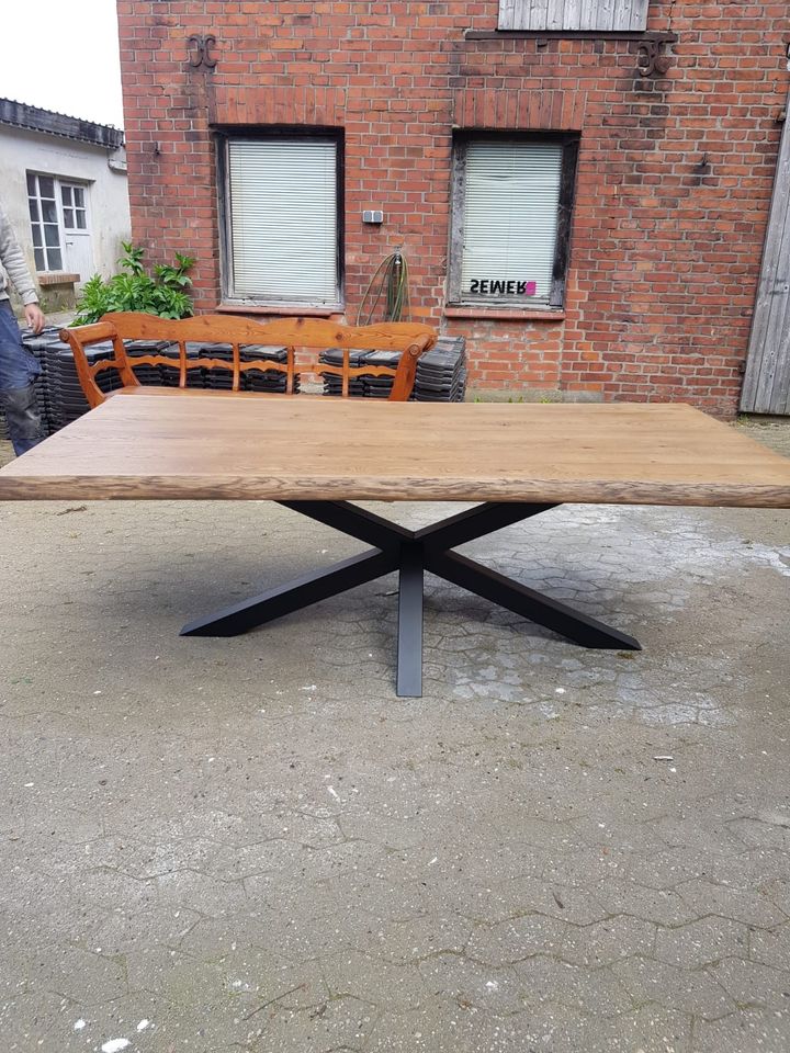 Esstisch Tisch Baumkante in Bienenbüttel