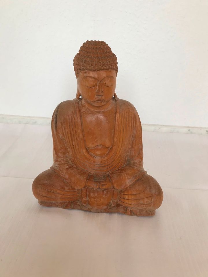 Buddhafiguren in Elze