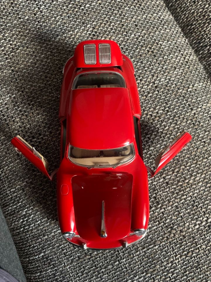 Modellauto Porsche 356 B, Burago 1961, 1:18, rot in Aken