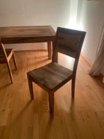 Massiver Stuhl aus Holz (x2) München - Schwabing-Freimann Vorschau