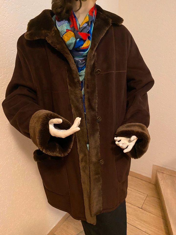 Jacke in Wildlederoptik mit flauschigem Kunstpelz in Troisdorf