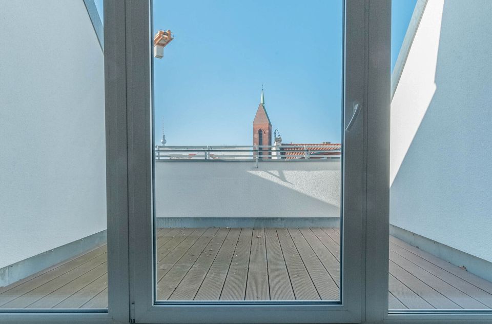 Moderne Eleganz über den Dächern: Dachterrasse und exklusiver Wohnküche! in Berlin