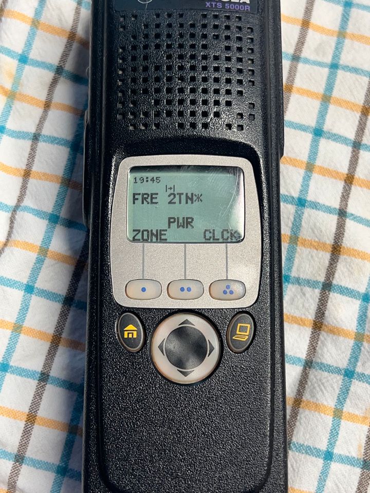 Motorola XTS5000R Model 2 VHF (136-174MHz) in Weinheim