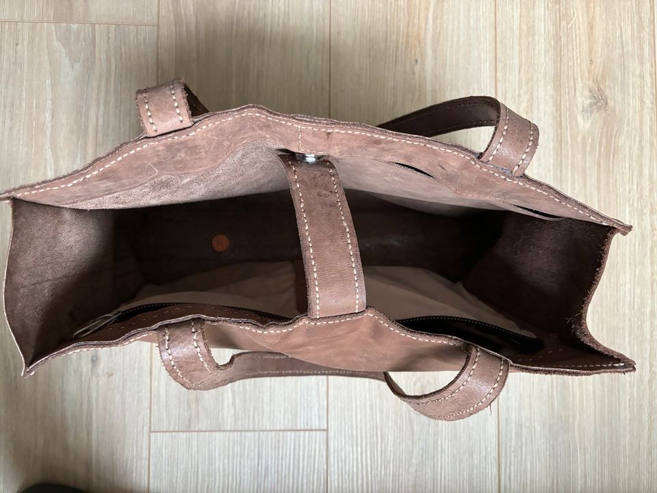 Handgemachte Ledertasche Tote Bag in Braun in Schwerin