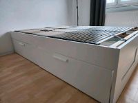 Weiß Bett mit lattenrost, materaze und Schubladen Hessen - Hanau Vorschau