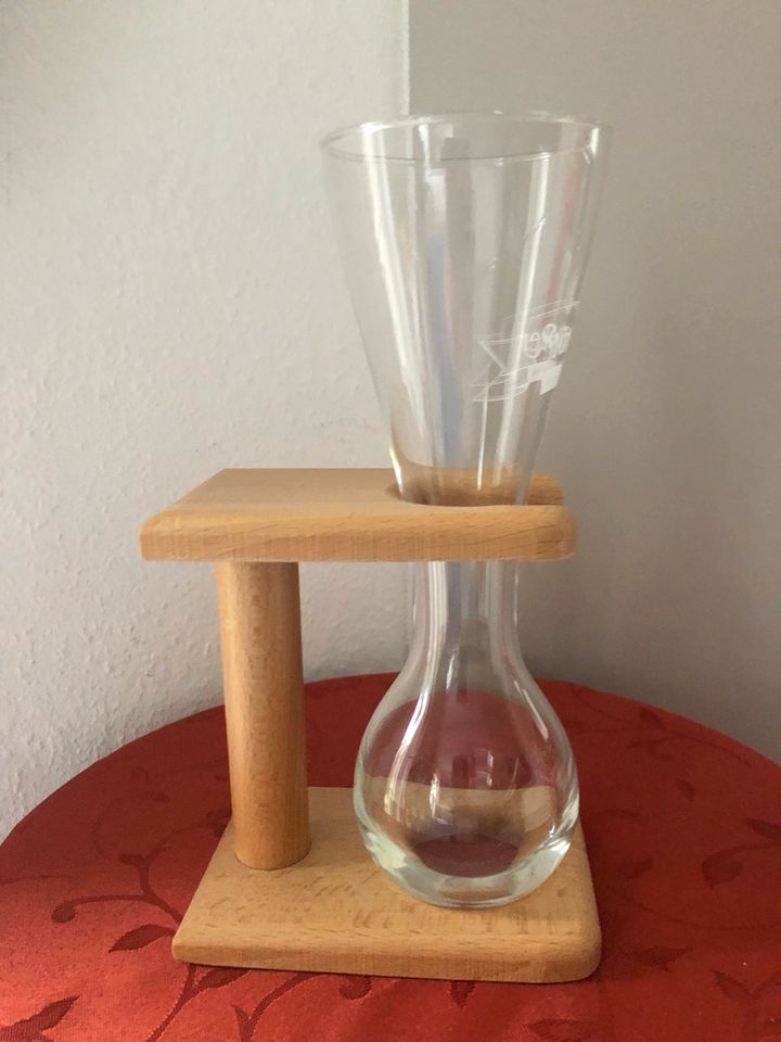Störtebeker Glas mit Holzständer in Bruchköbel