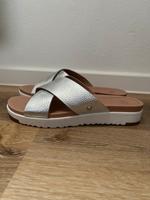 Ugg Sandalen silber weiß braun Leder NEU Gr.37 Niedersachsen - Oldenburg Vorschau