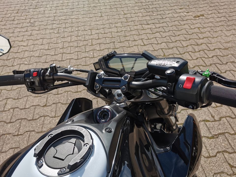 Kawasaki Z800 tiefergelegt und niedriger Sitz in Sinzheim