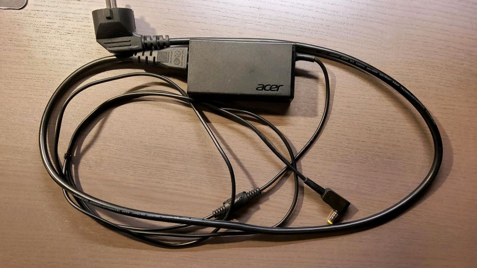 Acer Netzkabel Original in Berlin