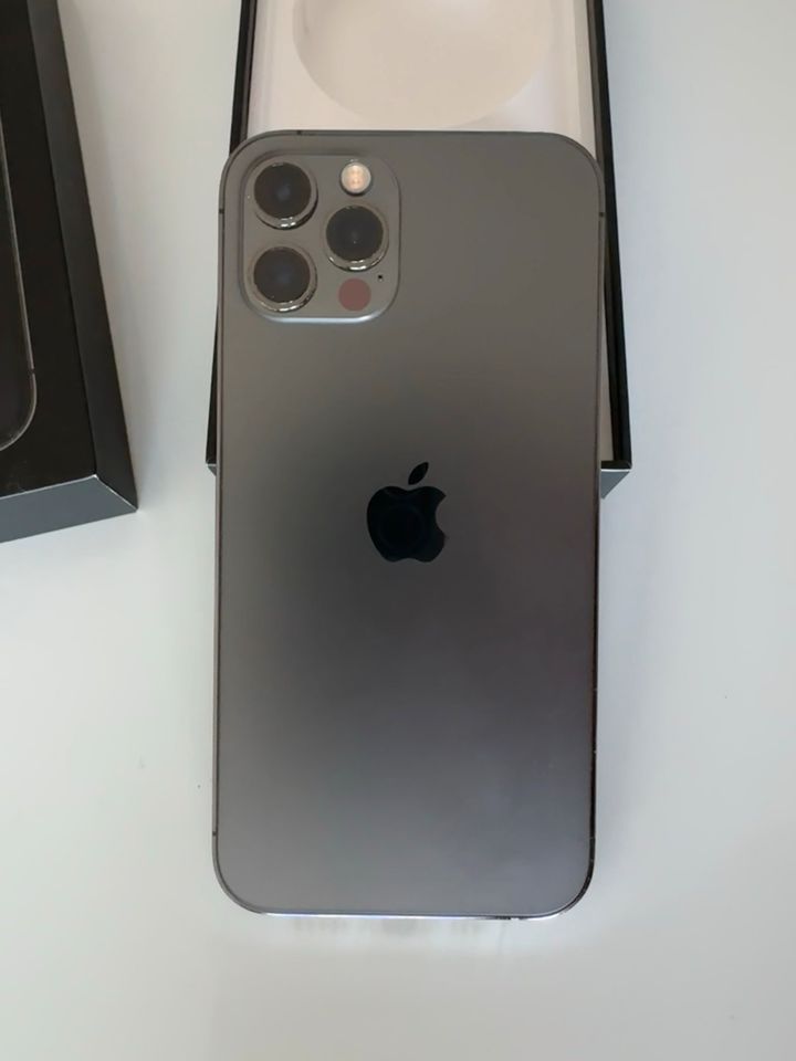 iPhone 12 Pro Graphite keine Kratzer in Pulheim