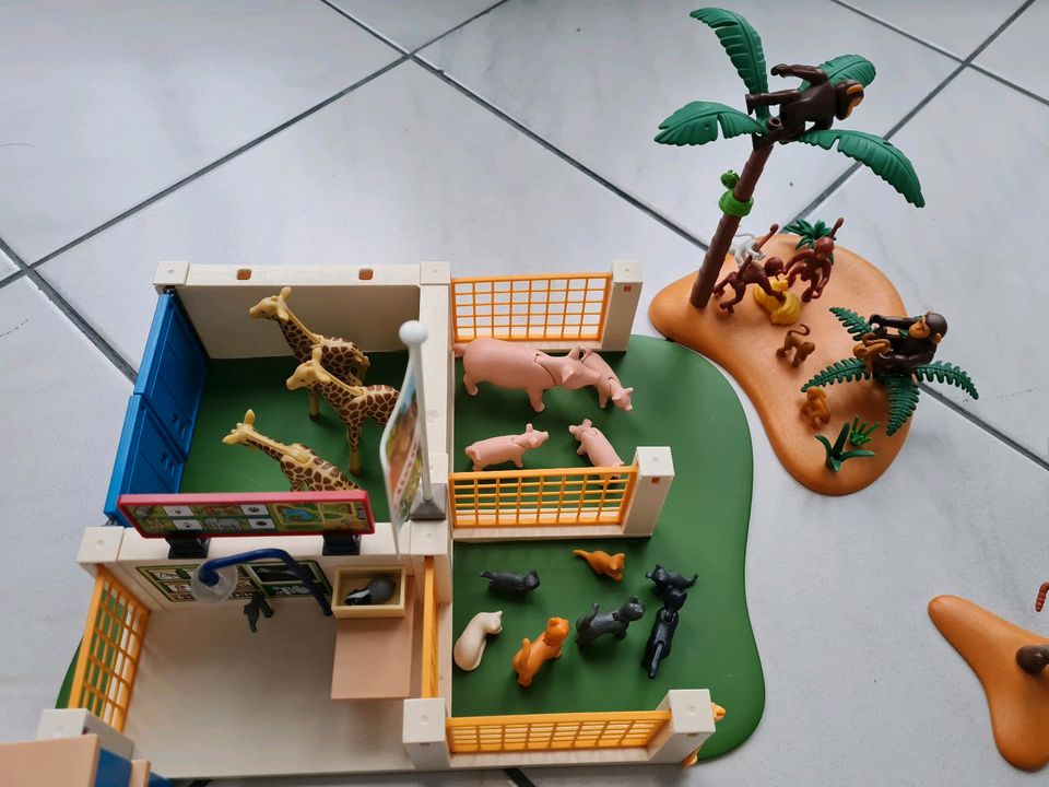 Playmobil Tierklinik und Zoo mit sehr viel Zubehör in Kappeln