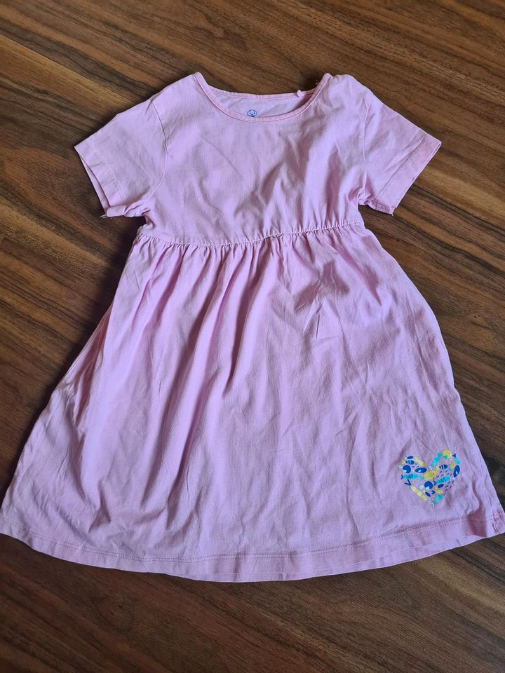 Mädchen Kleid Rosa Gr.110/116 in Besigheim