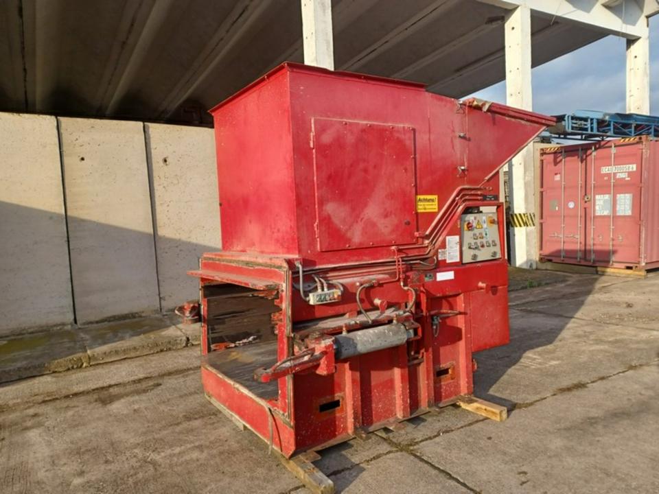 stationäre Müllpresse No 04 Avermann Avos SP-12 in Bad Tennstedt