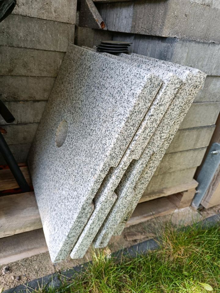 4 Granitplatten Beschwerung Sonnenschirm in Birkenwerder