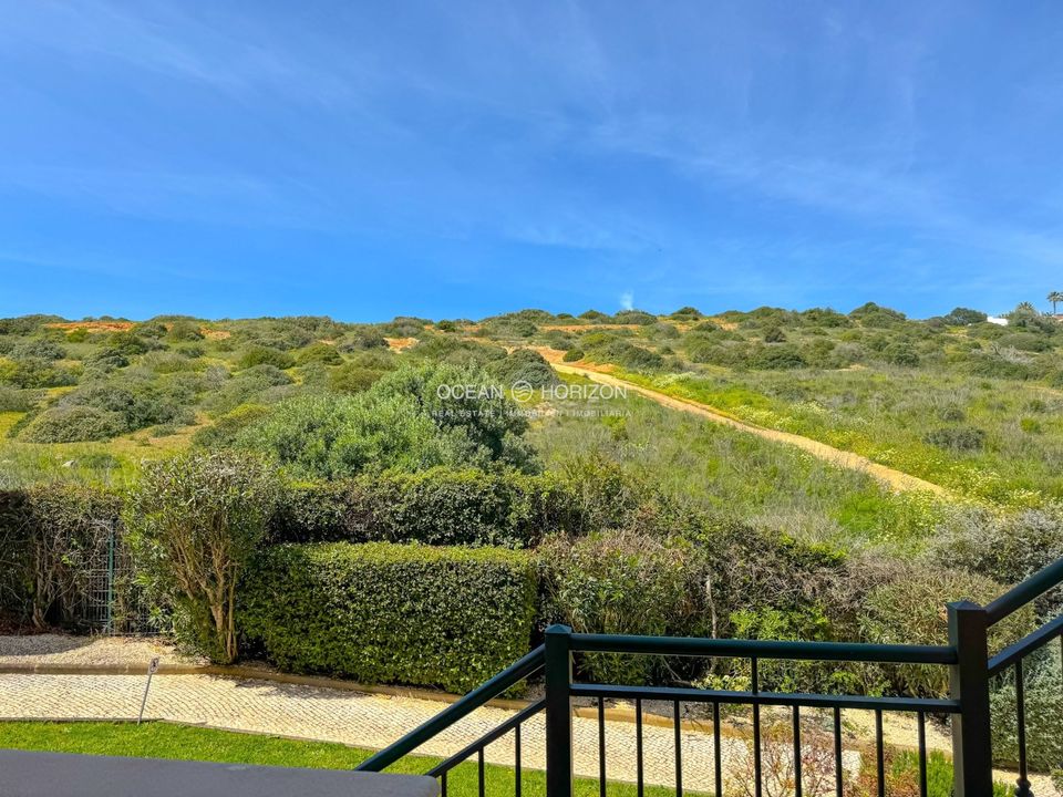 Portugal, Algarve, Burgau, Drei-Zimmer-Wohnung mit Meerblick, Strand fußläufig erreichbar, Wohnen am Meer, Immobilie in Berlin