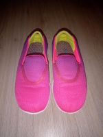 Skechers Slipper 34,5/35 neuwertig Turnschuhe Sachsen - Freiberg Vorschau