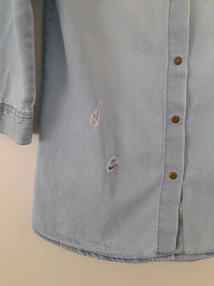 Jeanshemd Jeansbluse Jeans Hemd Bluse Destroyed Risse Zara in Neuhausen