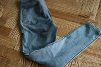 Zara Jeggings Jeans Jeansleggings Gr. 146 grau Niedersachsen - Friesoythe Vorschau